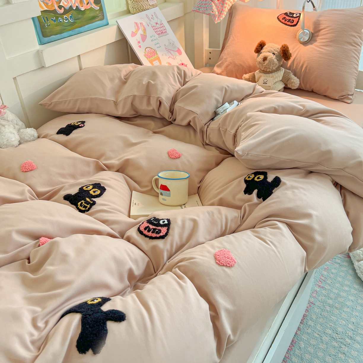 91家纺网 家纺一手货源 找家纺 韩巢家纺 2025新款学生宿舍寝室上下铺水洗棉毛巾绣被套床单三四件套-幸运猫 幸运猫奶咖