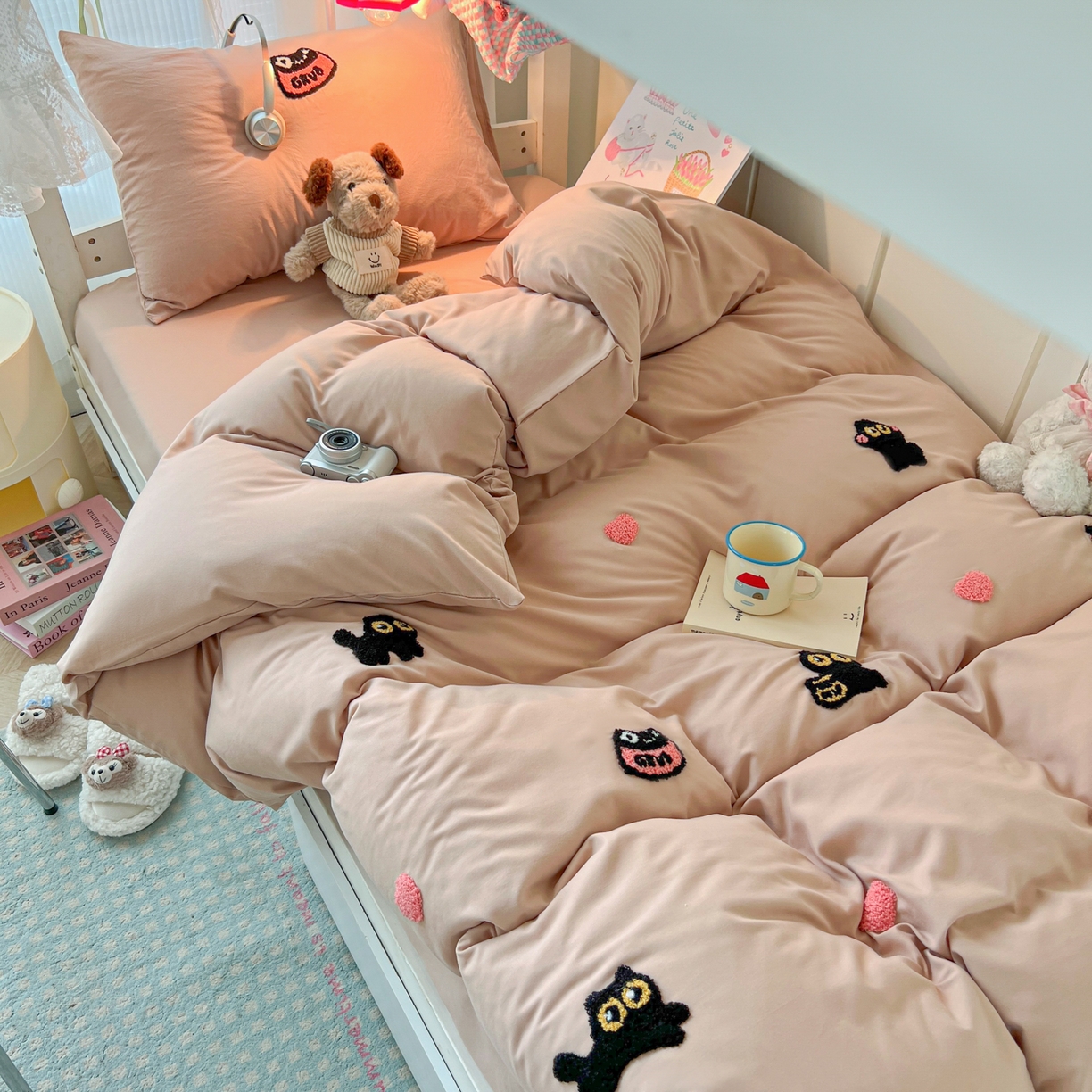 91家纺网 家纺一手货源 找家纺 韩巢家纺 2025新款学生宿舍寝室上下铺水洗棉毛巾绣被套床单三四件套-幸运猫 幸运猫奶咖