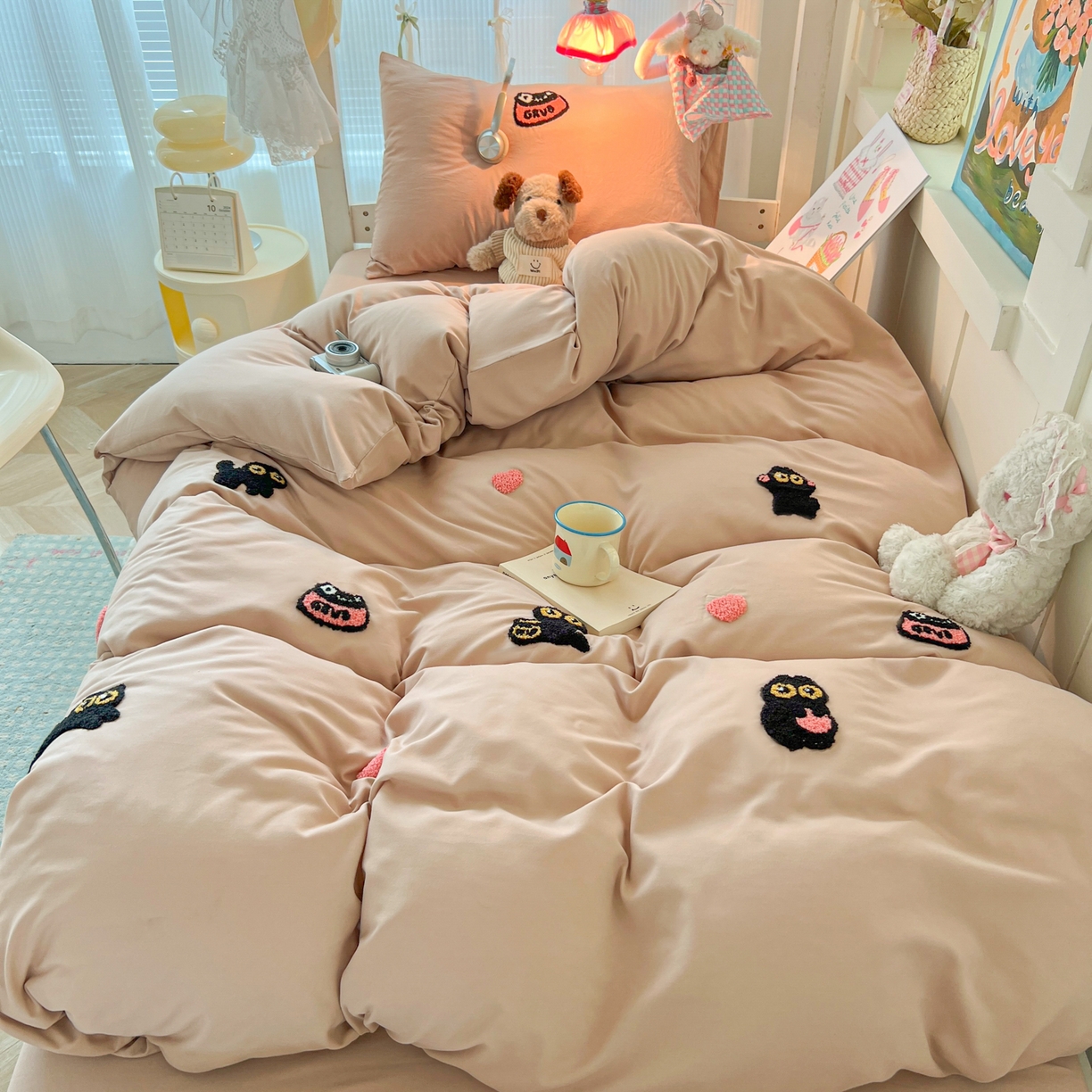 91家纺网 家纺一手货源 找家纺 韩巢家纺 2025新款学生宿舍寝室上下铺水洗棉毛巾绣被套床单三四件套-幸运猫 幸运猫奶咖