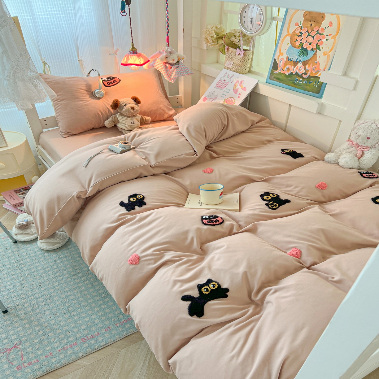 91家纺网 家纺一手货源 找家纺 韩巢家纺 2025新款学生宿舍寝室上下铺水洗棉毛巾绣被套床单三四件套-幸运猫 幸运猫奶咖