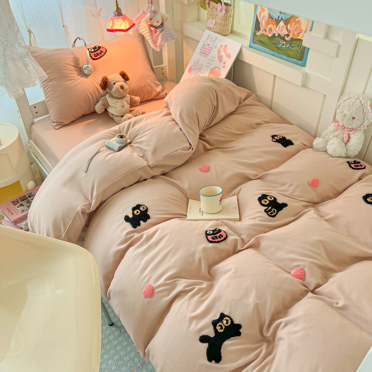 91家纺网 家纺一手货源 找家纺 韩巢家纺 2025新款学生宿舍寝室上下铺水洗棉毛巾绣被套床单三四件套-幸运猫 幸运猫奶咖