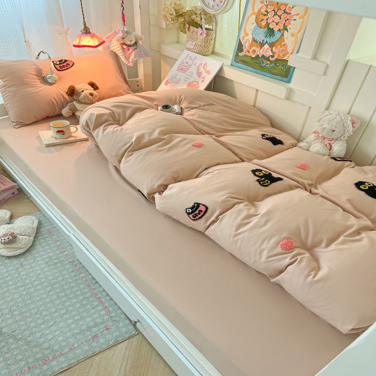 91家纺网 家纺一手货源 找家纺 韩巢家纺 2025新款学生宿舍寝室上下铺水洗棉毛巾绣被套床单三四件套-幸运猫 幸运猫奶咖