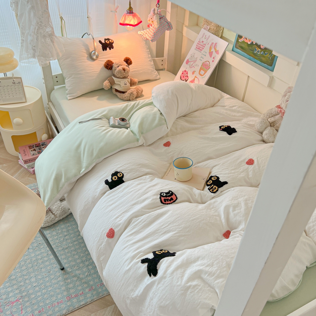 91家纺网 家纺一手货源 找家纺 韩巢家纺 2025新款学生宿舍寝室上下铺水洗棉毛巾绣被套床单三四件套-幸运猫 幸运猫白绿