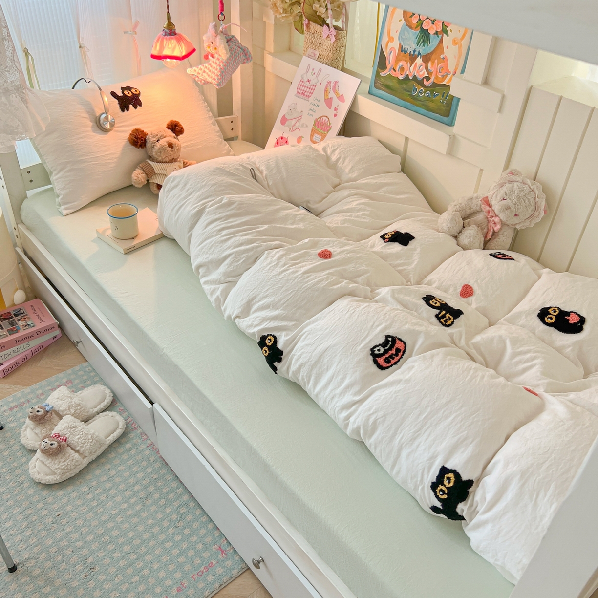 91家纺网 家纺一手货源 找家纺 韩巢家纺 2025新款学生宿舍寝室上下铺水洗棉毛巾绣被套床单三四件套-幸运猫 幸运猫白绿