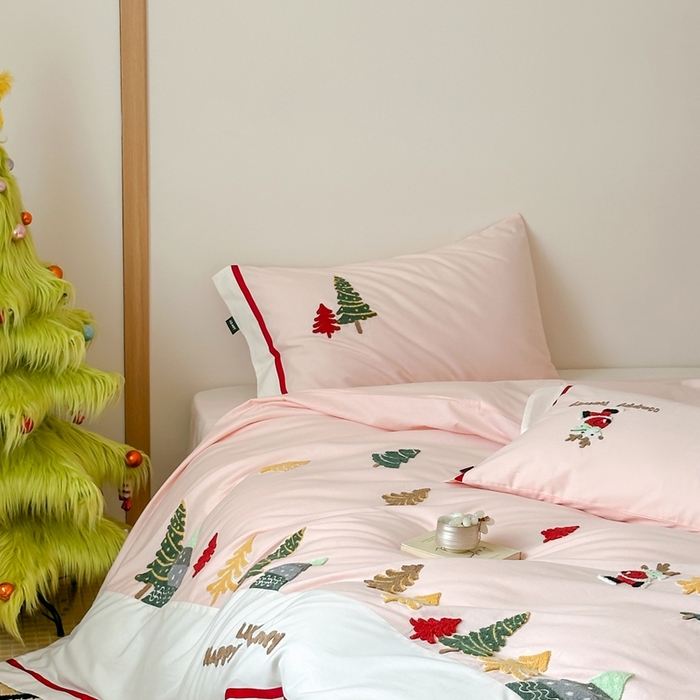 91家纺网 家纺一手货源 找家纺 （总）佳汐蓝家纺 2025秋冬新款森系北欧风毛巾绣四件套—森林秘境