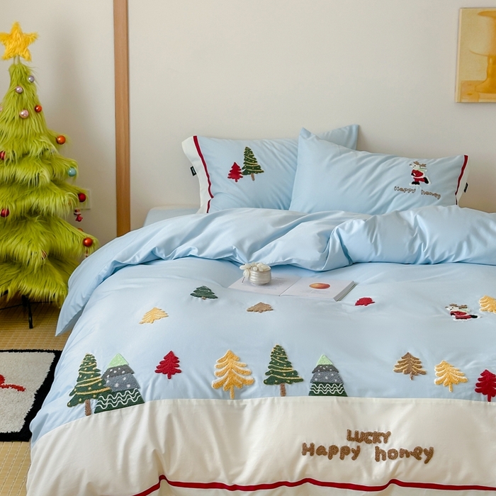 91家纺网 家纺一手货源 找家纺 佳汐蓝家纺 2025秋冬新款森系北欧风毛巾绣四件套—森林秘境 森林秘境-蓝