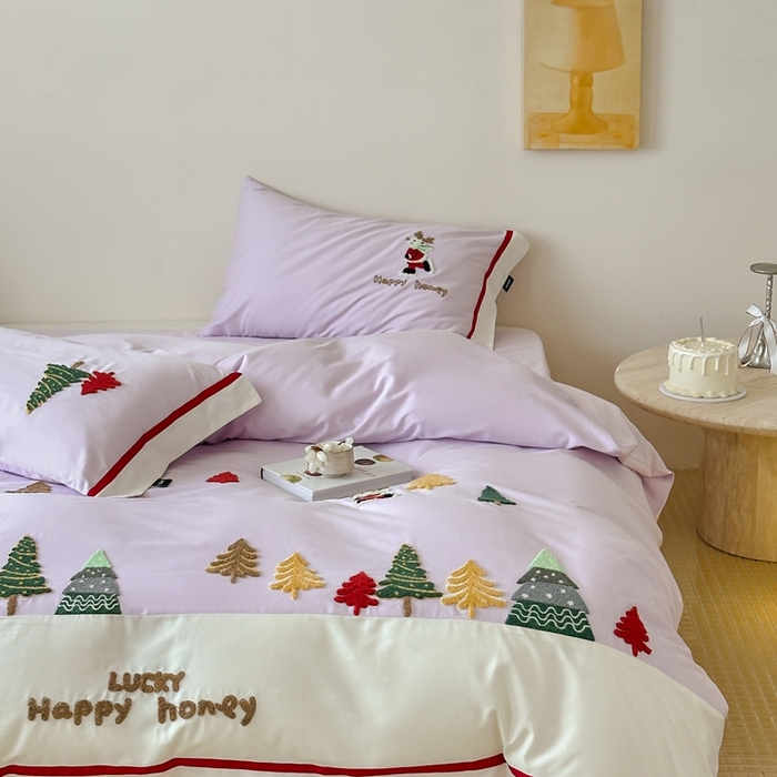 91家纺网 家纺一手货源 找家纺 佳汐蓝家纺 2025秋冬新款森系北欧风毛巾绣四件套—森林秘境 森林秘境-紫