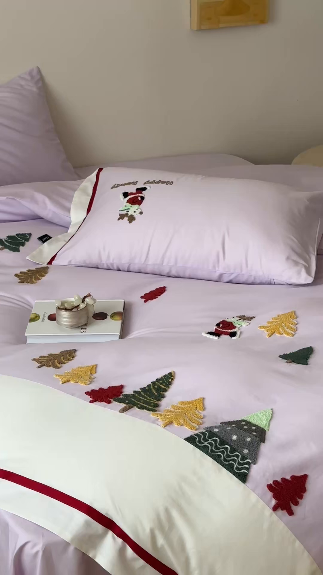 91家纺网 家纺一手货源 找家纺 佳汐蓝家纺 2025秋冬新款森系北欧风毛巾绣四件套—森林秘境 森林秘境-紫