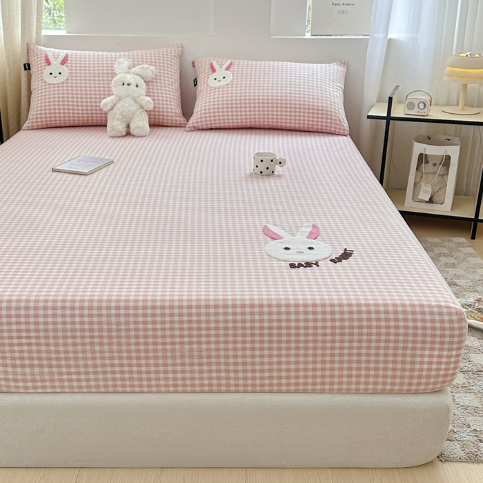 91家纺网 家纺一手货源 找家纺 佳汐蓝家纺 2025新款秋冬水洗棉单床笠单品床笠单件床笠 甜甜兔