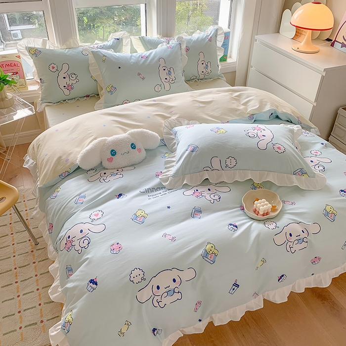 91家纺网 家纺一手货源 找家纺 玉元坊2025新款三丽鸥系列 全棉床单纯棉床裙三四件套  牛奶大耳狗【花边款】