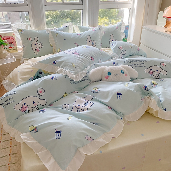 91家纺网 家纺一手货源 找家纺 玉元坊2025新款三丽鸥系列 全棉床单纯棉床裙三四件套  牛奶大耳狗【花边款】