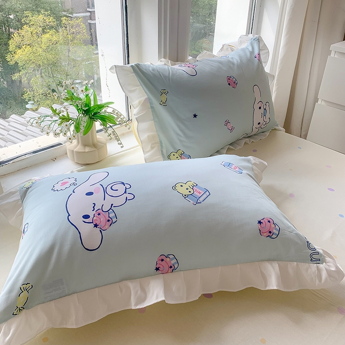 91家纺网 家纺一手货源 找家纺 玉元坊2025新款三丽鸥系列 全棉床单纯棉床裙三四件套  牛奶大耳狗【花边款】