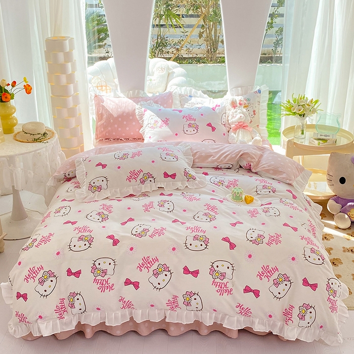 91家纺网 家纺一手货源 找家纺 玉元坊2025新款三丽鸥系列 全棉床单纯棉床裙三四件套  雏菊kt 花边款