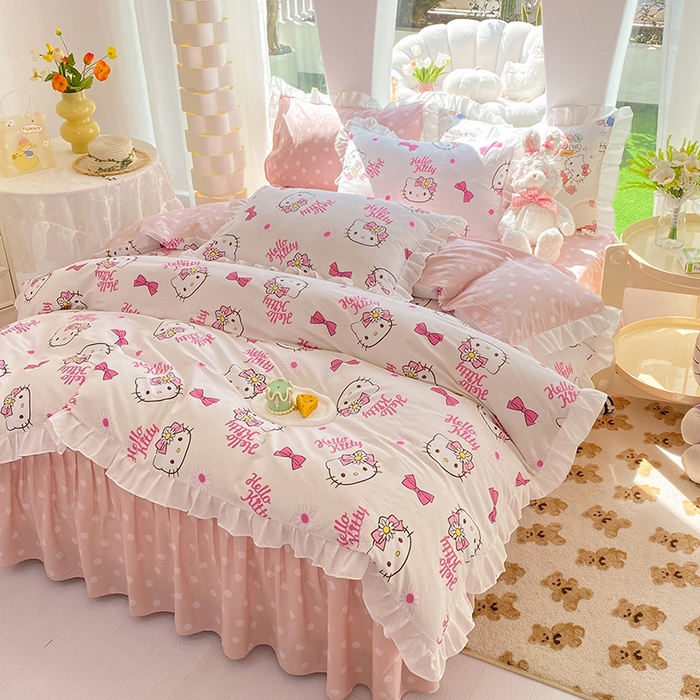 91家纺网 家纺一手货源 找家纺 玉元坊2025新款三丽鸥系列 全棉床单纯棉床裙三四件套  雏菊kt 花边款