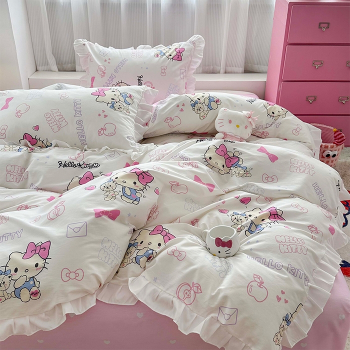 91家纺网 家纺一手货源 找家纺 玉元坊2025新款三丽鸥系列 全棉床单纯棉床裙三四件套  凯蒂小熊 花边款