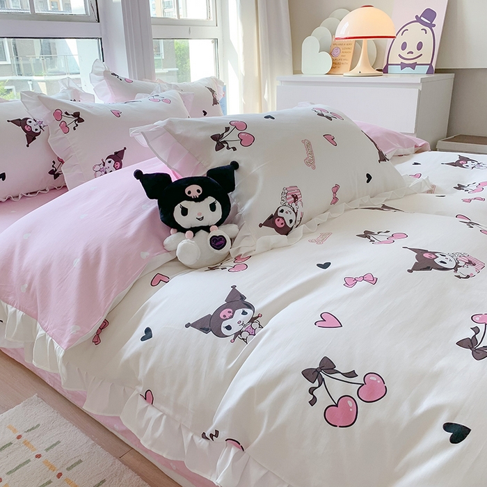 91家纺网 家纺一手货源 找家纺 玉元坊2025新款三丽鸥系列 全棉床单纯棉床裙三四件套  樱桃库洛米【花边款】