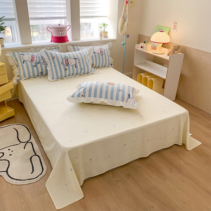 91家纺网 家纺一手货源 找家纺 玉元坊2025新款三丽鸥系列 全棉床单纯棉床裙三四件套  条纹帕恰狗【花边款式】