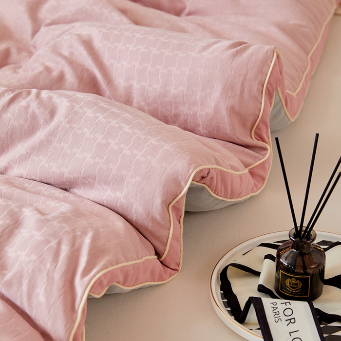 91家纺网 家纺一手货源 找家纺 VIP被业 2025新款提压花立体大豆冬被磨毛春秋被被芯 玉色