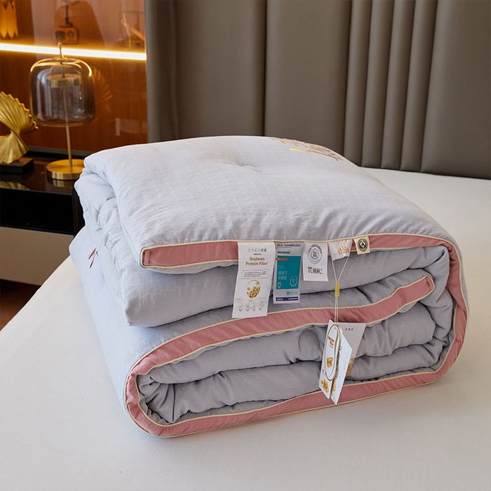 91家纺网 家纺一手货源 找家纺 VIP被业 2025新款提压花立体大豆冬被磨毛春秋被被芯 灰色