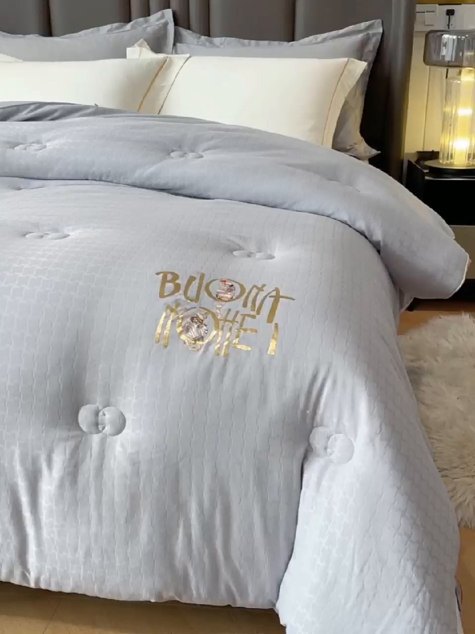 91家纺网 家纺一手货源 找家纺 VIP被业 2025新款提压花立体大豆冬被磨毛春秋被被芯 玉色