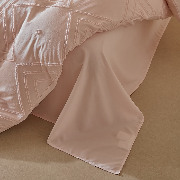 91家纺网 家纺一手货源 找家纺 缘生活 2025新款立体剪花A面剪花面料B面加厚磨毛布料四件套 剪花方格-粉色