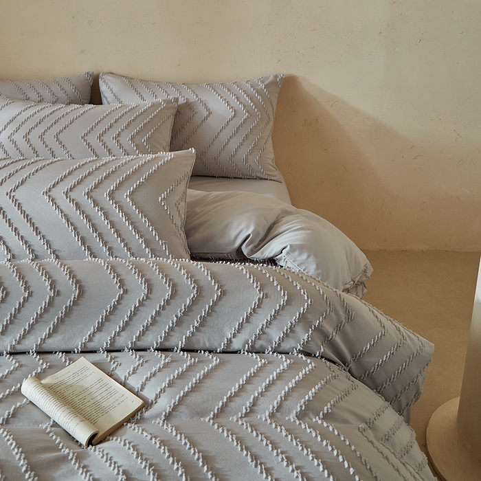 91家纺网 家纺一手货源 找家纺 缘生活 2025新款立体剪花A面剪花面料B面加厚磨毛布料四件套 剪花波浪-浅灰