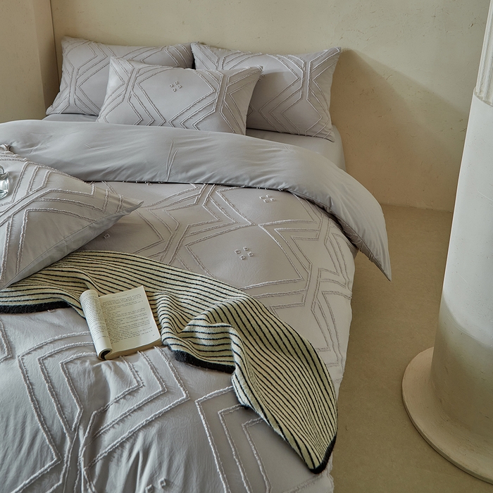 91家纺网 家纺一手货源 找家纺 缘生活 2025新款立体剪花A面剪花面料B面加厚磨毛布料四件套 剪花方格-浅灰