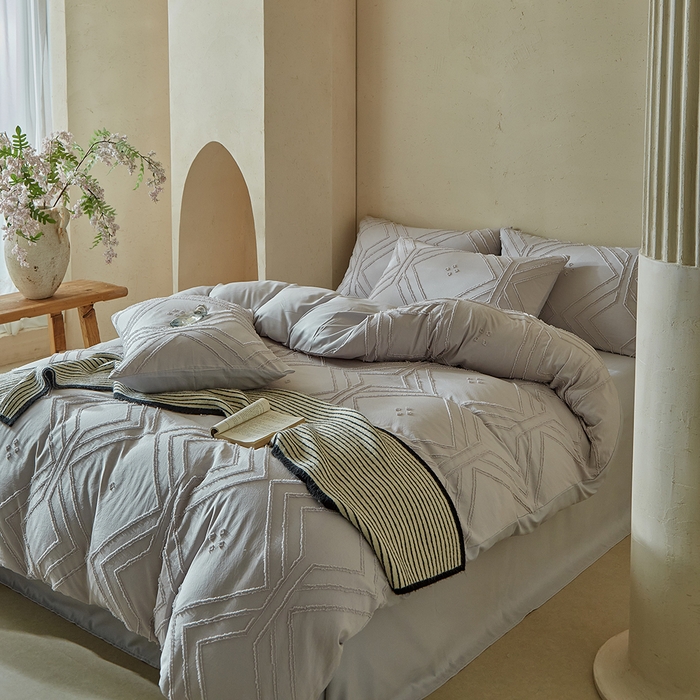 91家纺网 家纺一手货源 找家纺 缘生活 2025新款立体剪花A面剪花面料B面加厚磨毛布料四件套 剪花方格-浅灰