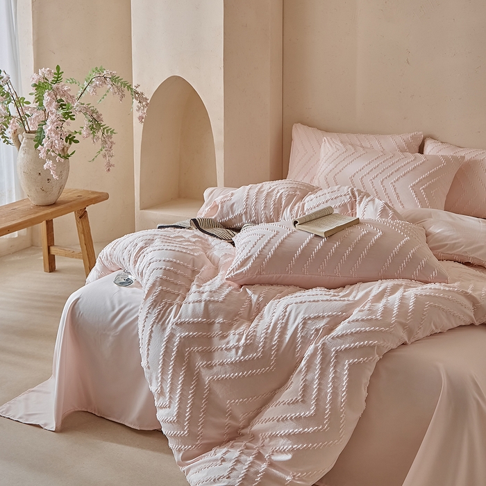 91家纺网 家纺一手货源 找家纺 缘生活 2025新款立体剪花A面剪花面料B面加厚磨毛布料四件套 剪花波浪-粉色