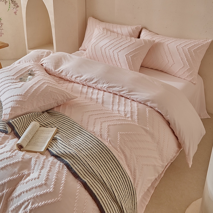 91家纺网 家纺一手货源 找家纺 缘生活 2025新款立体剪花A面剪花面料B面加厚磨毛布料四件套 剪花波浪-粉色