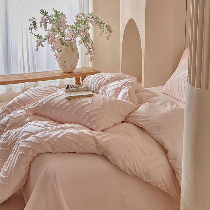 91家纺网 家纺一手货源 找家纺 缘生活 2025新款立体剪花A面剪花面料B面加厚磨毛布料四件套 剪花波浪-粉色