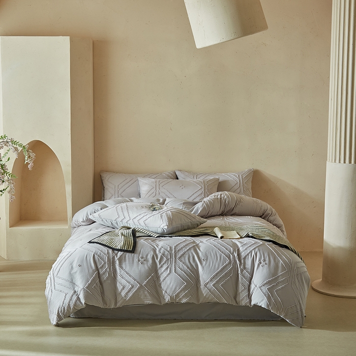 91家纺网 家纺一手货源 找家纺 缘生活 2025新款立体剪花A面剪花面料B面加厚磨毛布料四件套 剪花方格-浅灰