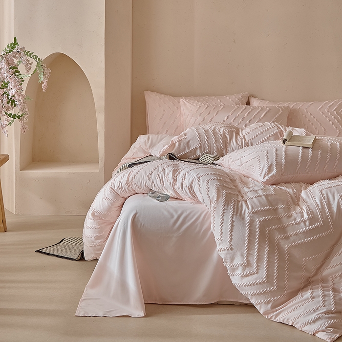 91家纺网 家纺一手货源 找家纺 缘生活 2025新款立体剪花A面剪花面料B面加厚磨毛布料四件套 剪花波浪-粉色