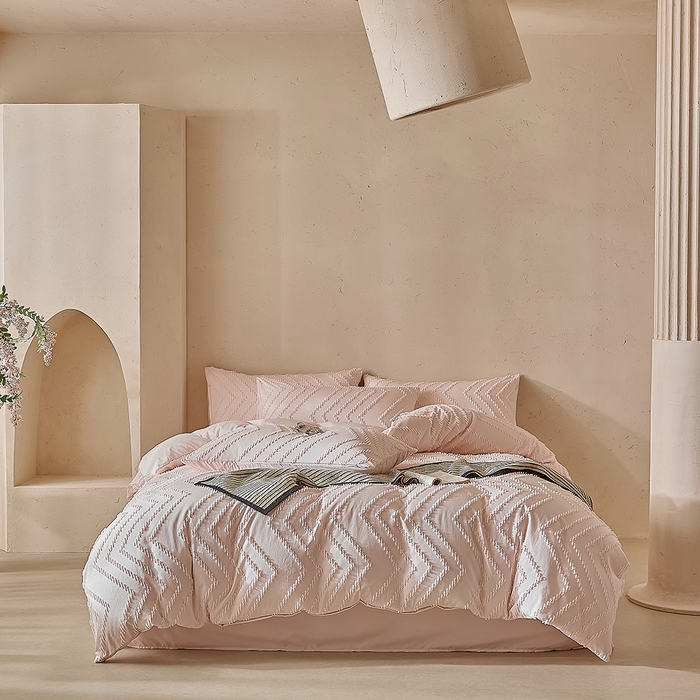 91家纺网 家纺一手货源 找家纺 缘生活 2025新款立体剪花A面剪花面料B面加厚磨毛布料四件套 剪花波浪-粉色