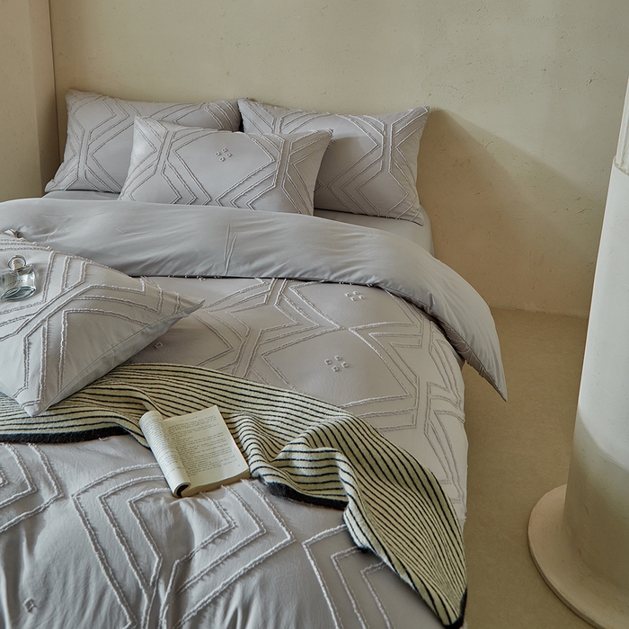 91家纺网 家纺一手货源 找家纺 缘生活 2025新款立体剪花A面剪花面料B面加厚磨毛布料四件套 剪花方格-浅灰