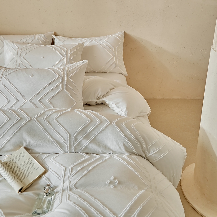 91家纺网 家纺一手货源 找家纺 缘生活 2025新款立体剪花A面剪花面料B面加厚磨毛布料四件套 剪花方格-白色