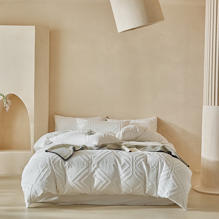 91家纺网 家纺一手货源 找家纺 缘生活 2025新款立体剪花A面剪花面料B面加厚磨毛布料四件套 剪花方格-白色