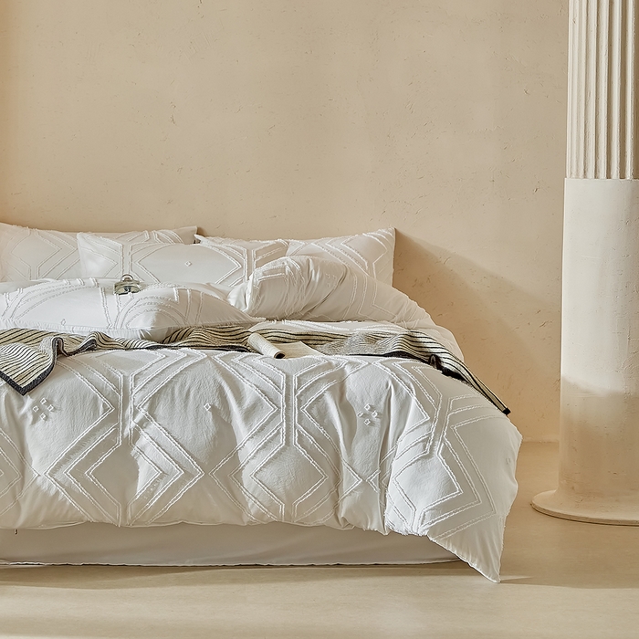 91家纺网 家纺一手货源 找家纺 缘生活 2025新款立体剪花A面剪花面料B面加厚磨毛布料四件套 剪花方格-白色