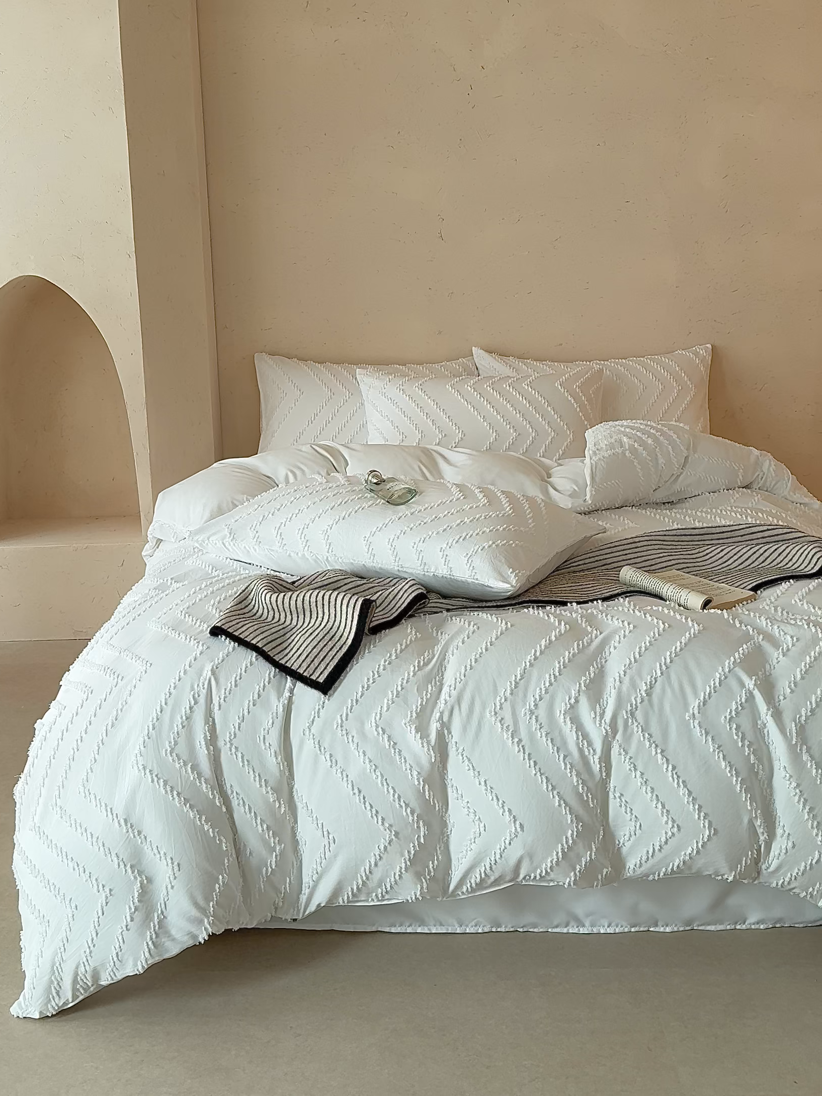 91家纺网 家纺一手货源 找家纺 缘生活 2025新款立体剪花A面剪花面料B面加厚磨毛布料四件套 剪花波浪-白色