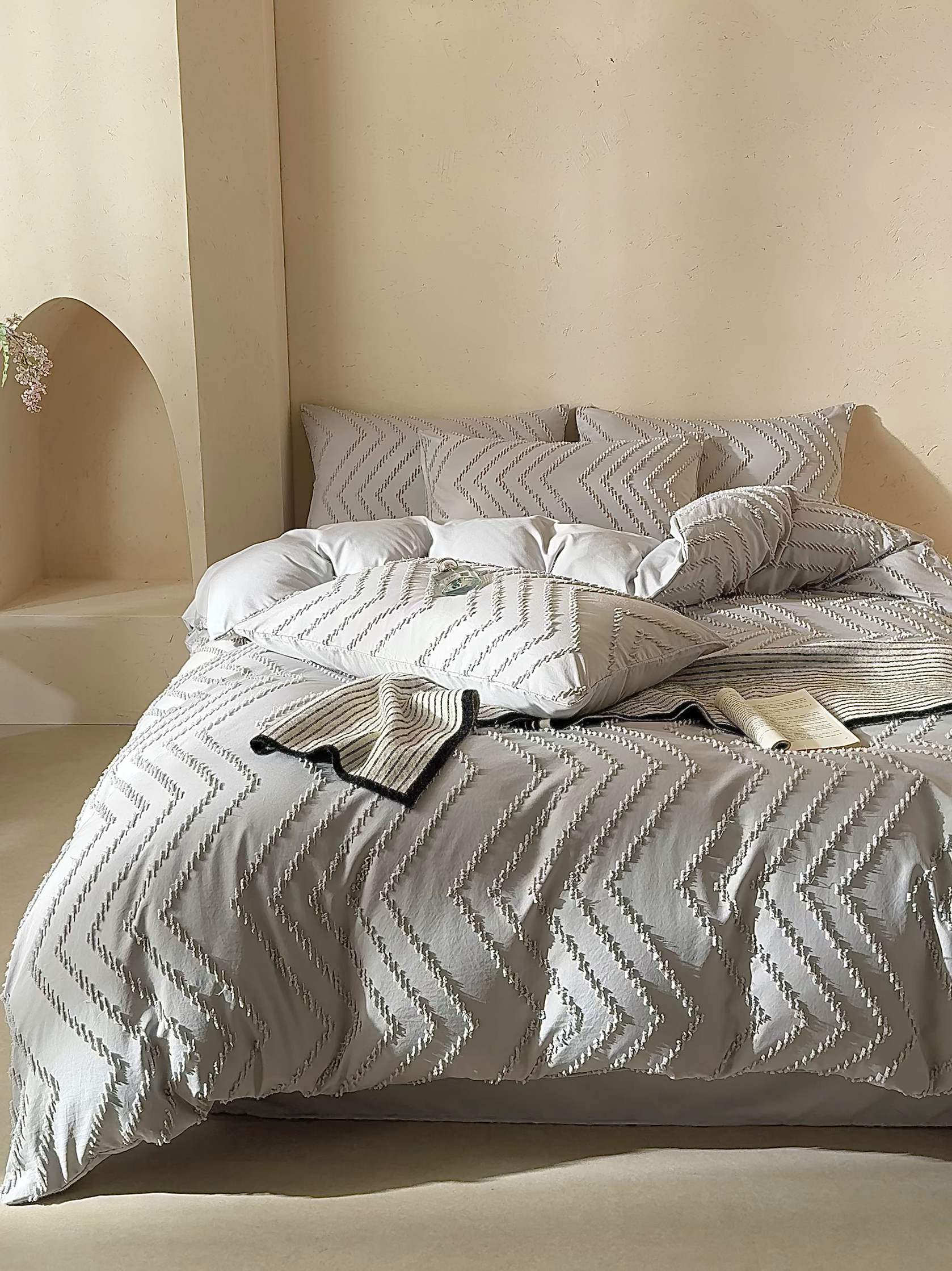 91家纺网 家纺一手货源 找家纺 缘生活 2025新款立体剪花A面剪花面料B面加厚磨毛布料四件套 剪花波浪-浅灰