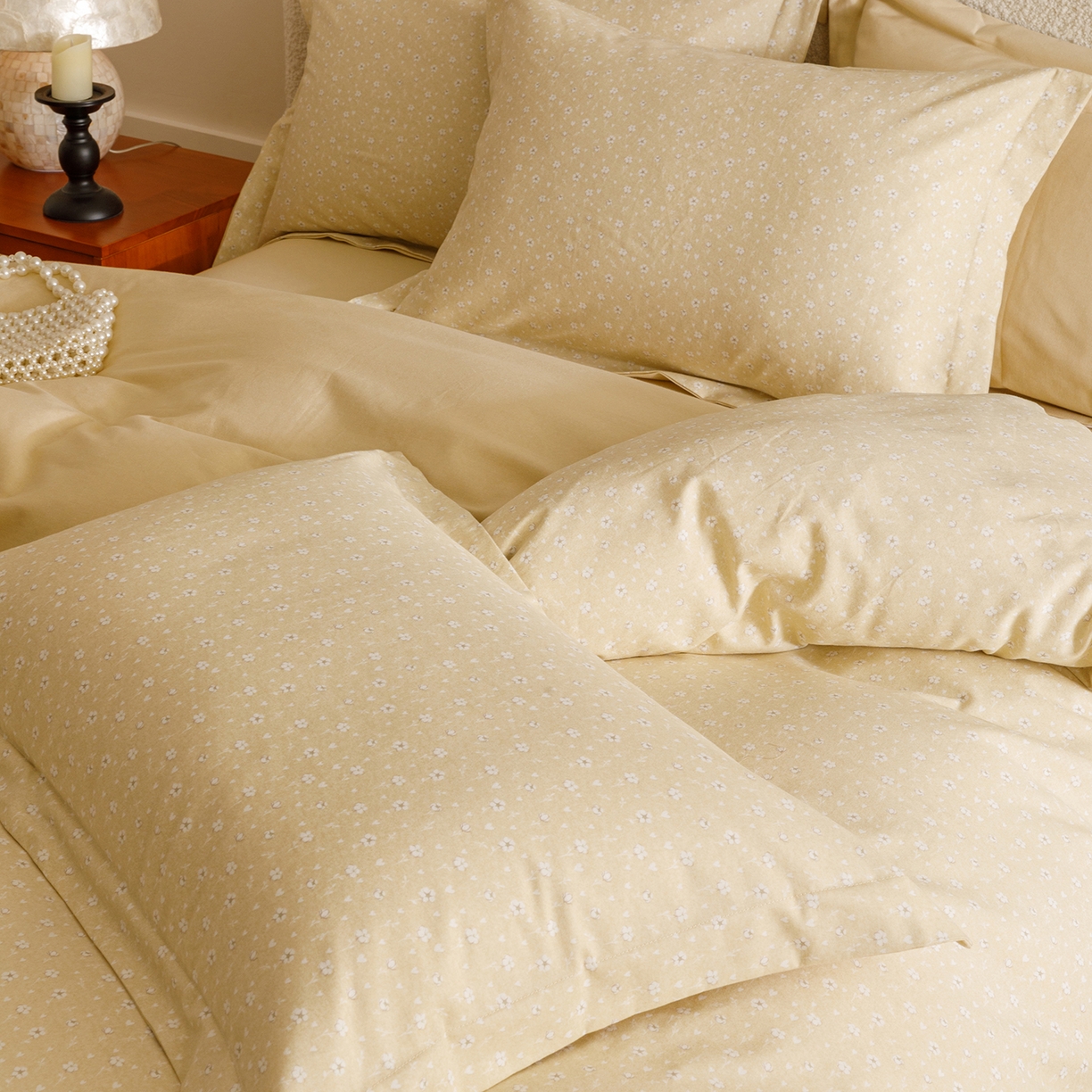 91家纺网 家纺一手货源 找家纺 爱思佳 2025新款加厚全棉纯棉磨毛数码印花四件套 花朵朵