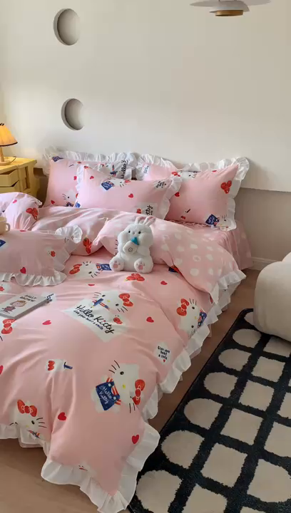 91家纺网 家纺一手货源 找家纺 玉元坊2025新款三丽鸥系列 全棉床单纯棉床裙三四件套  花边-苹果凯蒂