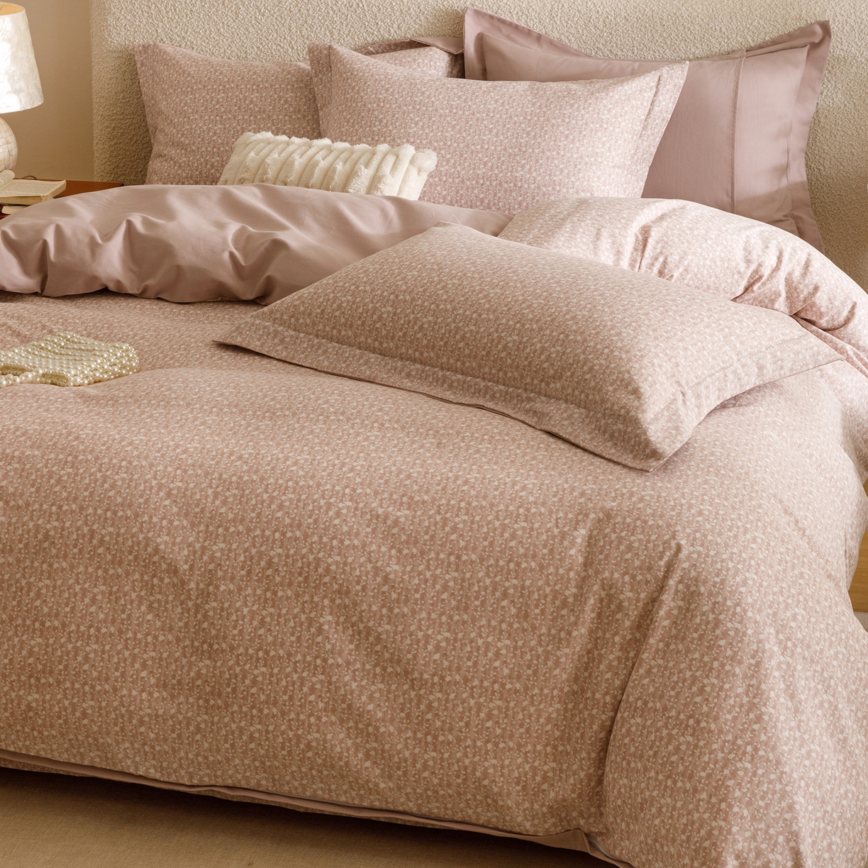 91家纺网 家纺一手货源 找家纺 爱思佳 2025新款加厚全棉纯棉磨毛数码印花四件套 情意绵绵