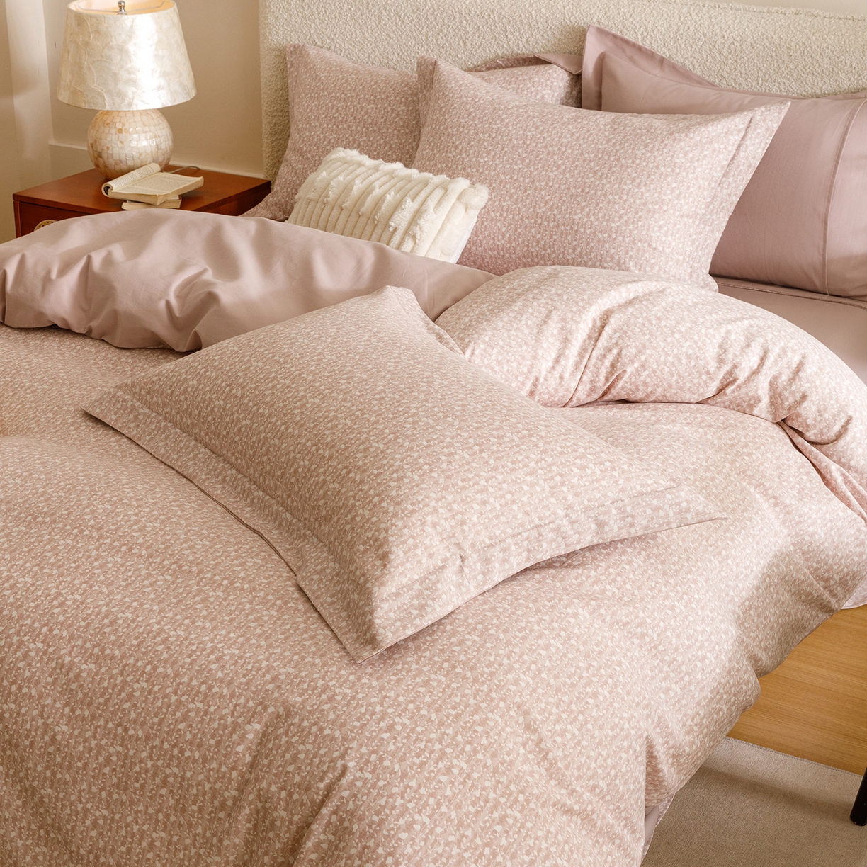 91家纺网 家纺一手货源 找家纺 爱思佳 2025新款加厚全棉纯棉磨毛数码印花四件套 情意绵绵