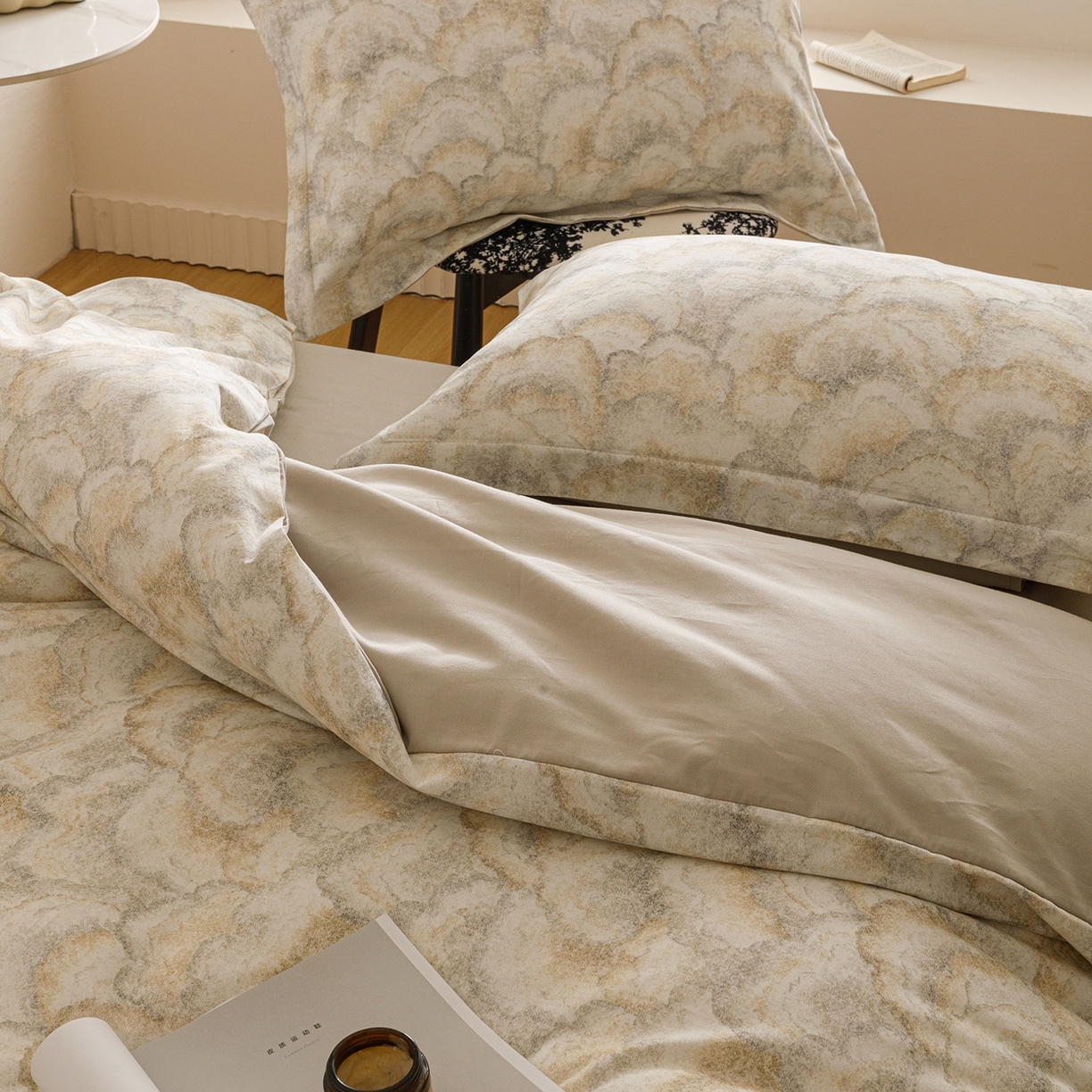 91家纺网 家纺一手货源 找家纺 爱思佳 2025新款加厚全棉纯棉磨毛数码印花四件套 温言