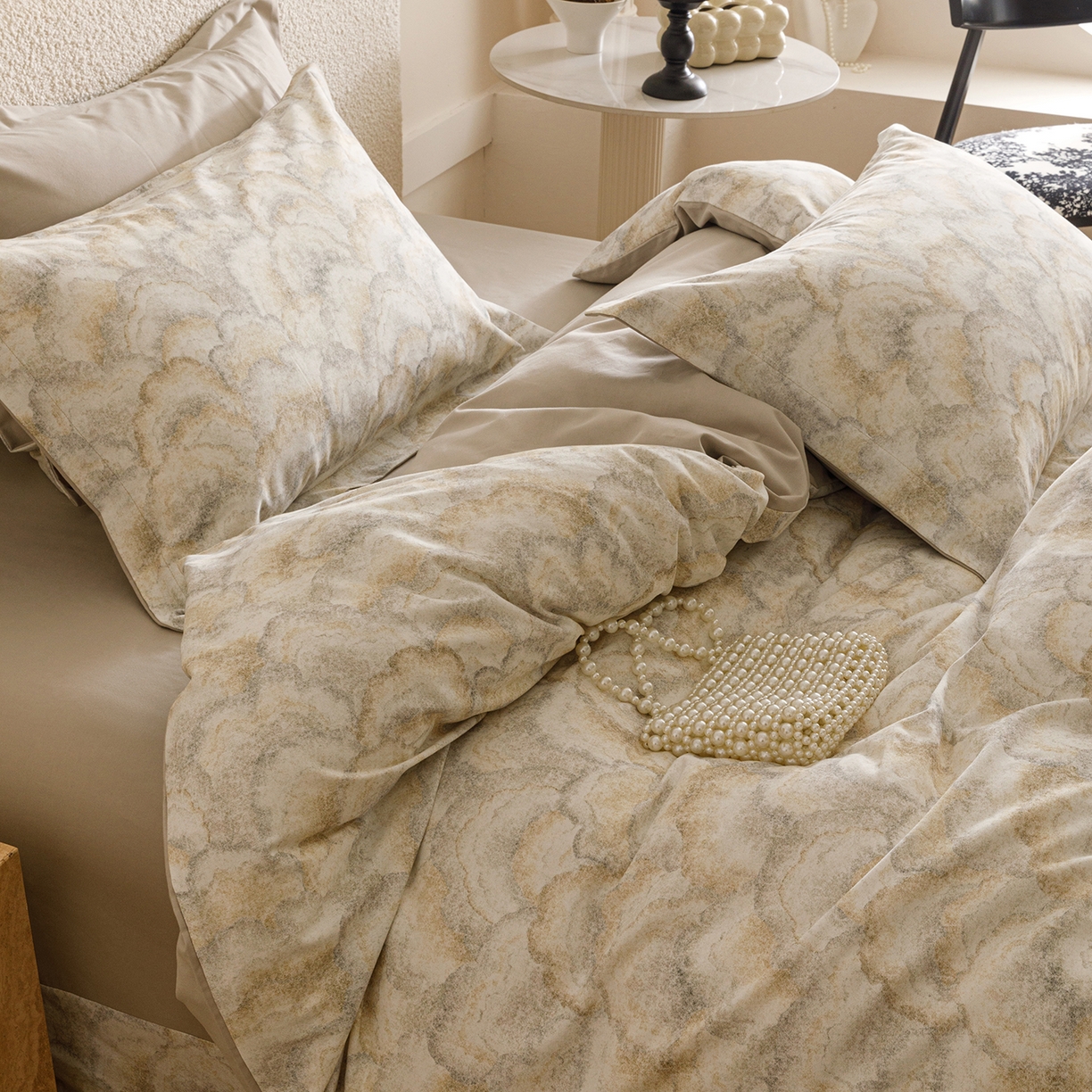 91家纺网 家纺一手货源 找家纺 爱思佳 2025新款加厚全棉纯棉磨毛数码印花四件套 温言