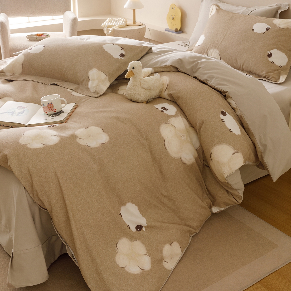 91家纺网 家纺一手货源 找家纺 爱思佳 2025新款加厚全棉纯棉磨毛数码印花四件套 小羊肖恩