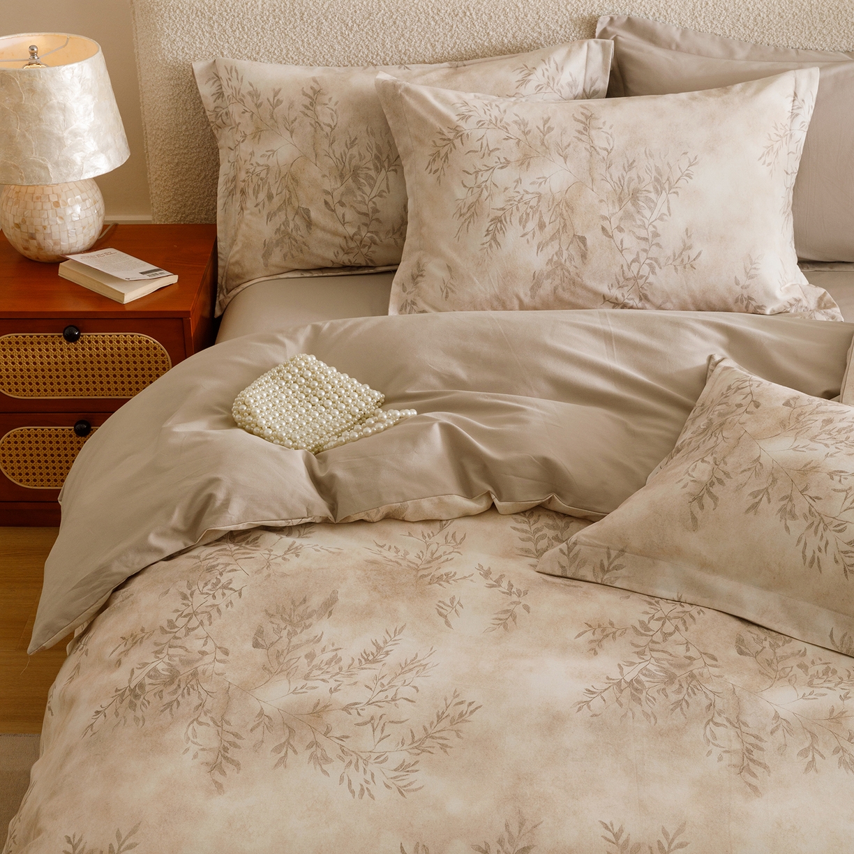 91家纺网 家纺一手货源 找家纺 爱思佳 2025新款加厚全棉纯棉磨毛数码印花四件套 杏花微雨