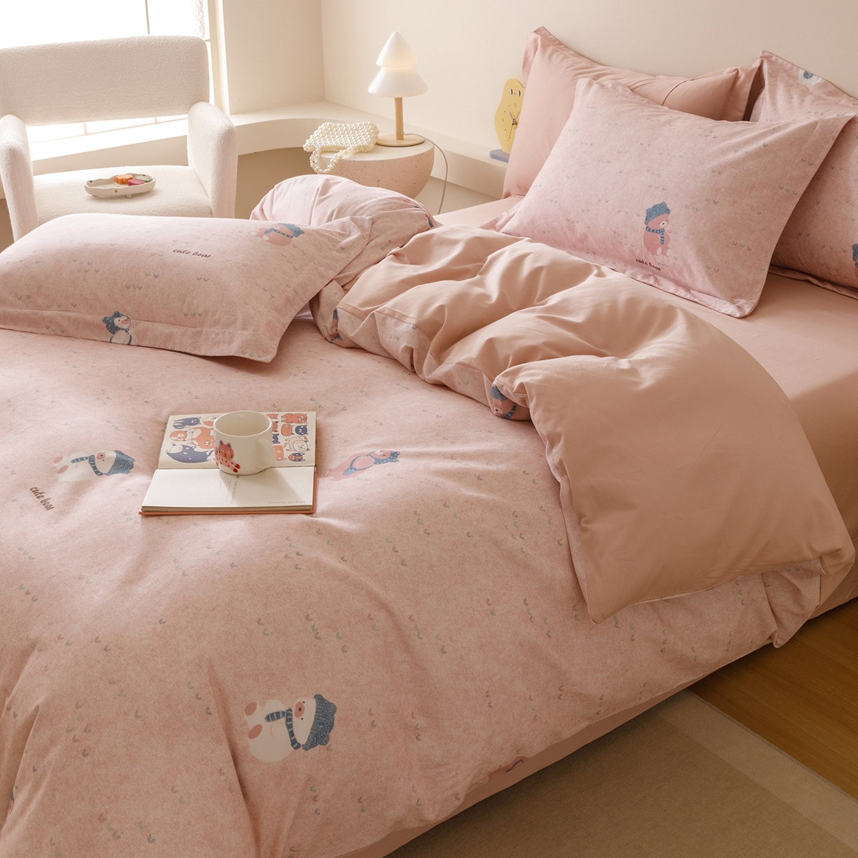 91家纺网 家纺一手货源 找家纺 爱思佳 2025新款加厚全棉纯棉磨毛数码印花四件套 幸福熊