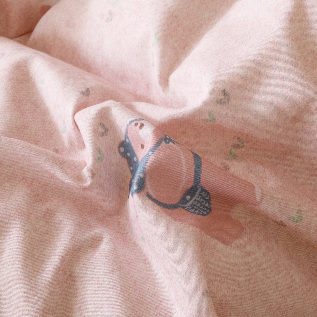 91家纺网 家纺一手货源 找家纺 爱思佳 2025新款加厚全棉纯棉磨毛数码印花四件套 幸福熊